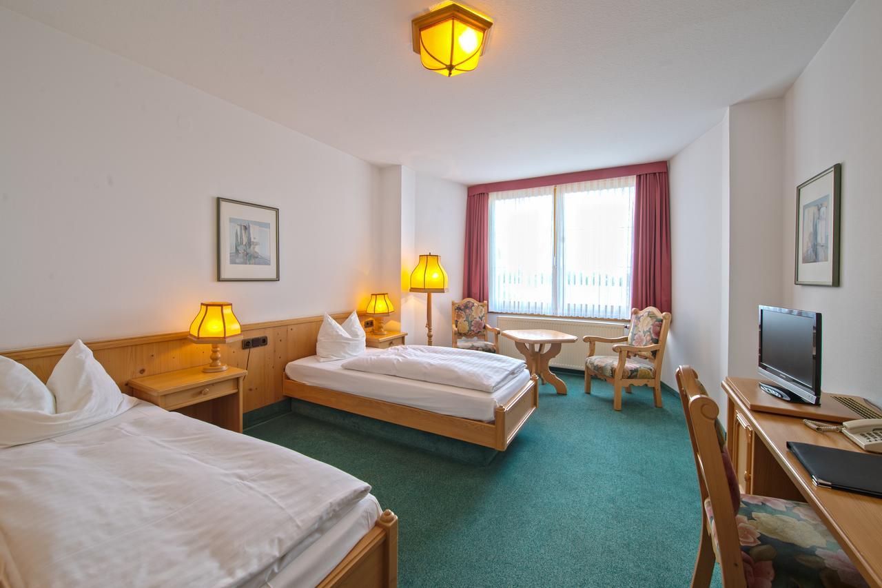 Landhotel Hopp Garni Hessheim Exterior foto